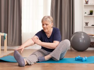 active older woman to illustrate successful hormone therapy after hysterectomy